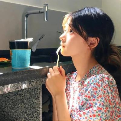 雨中的女人